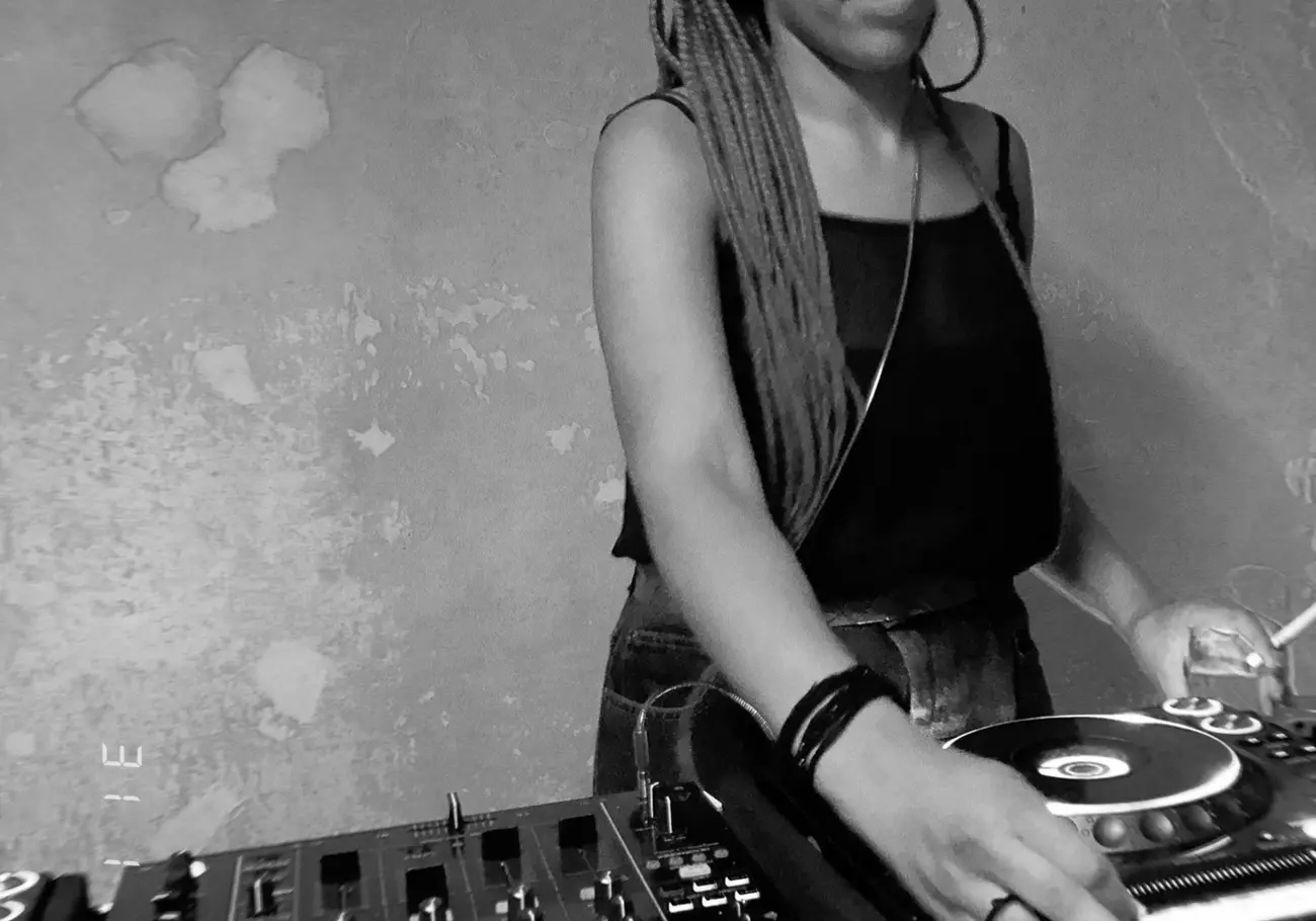 VIZZ – DUE