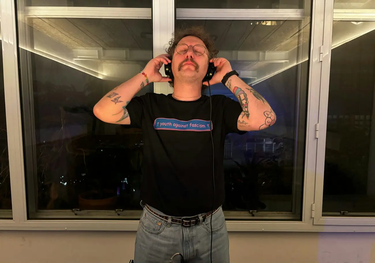 Tied to the 90s