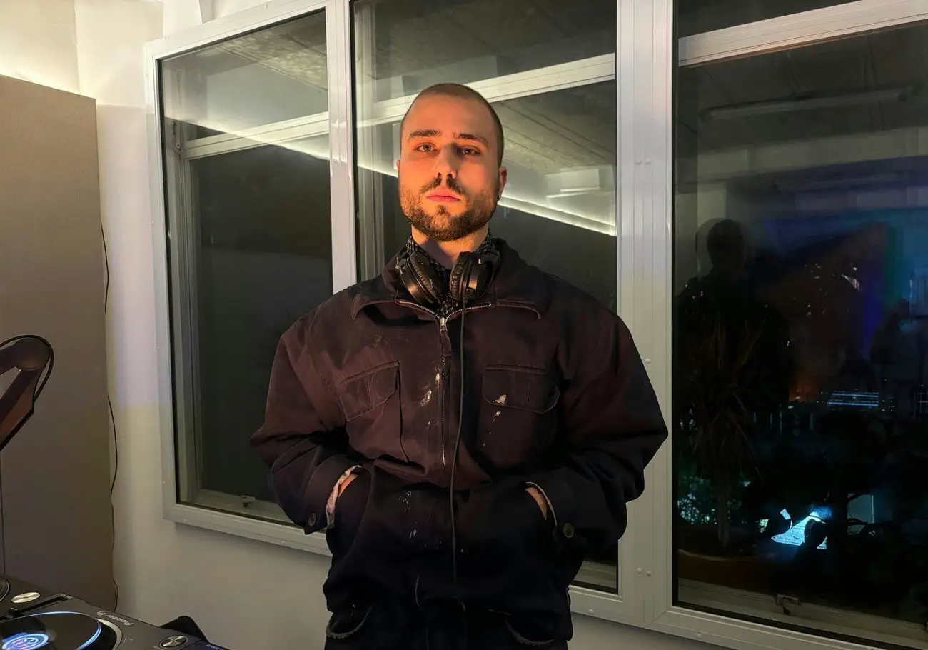 DJ1000HAUS