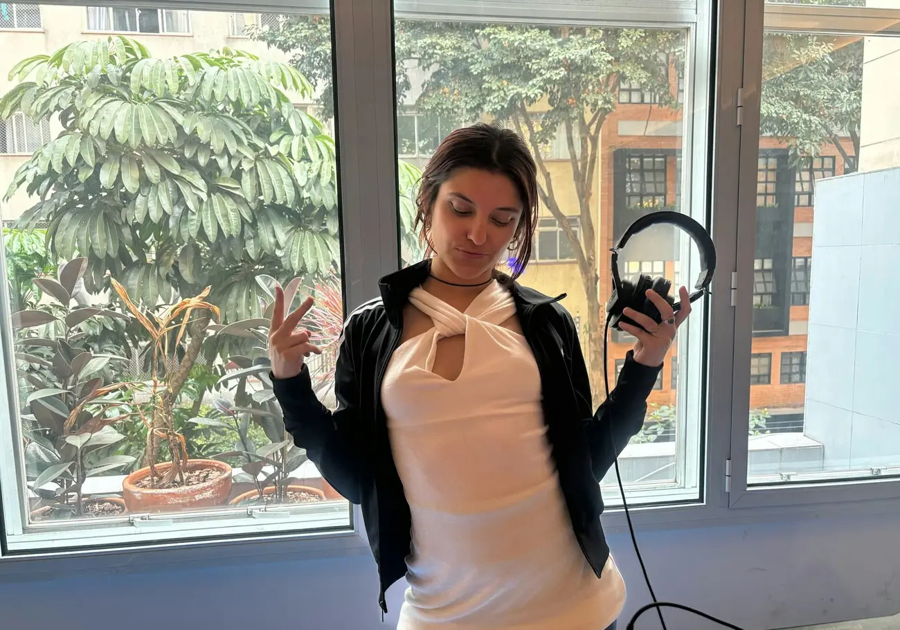 Nara Vaez