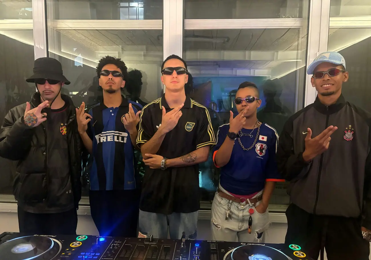 SUCATEIRO FEAT ROB MALAKO & RUBI & MUG3N & CASSIEL