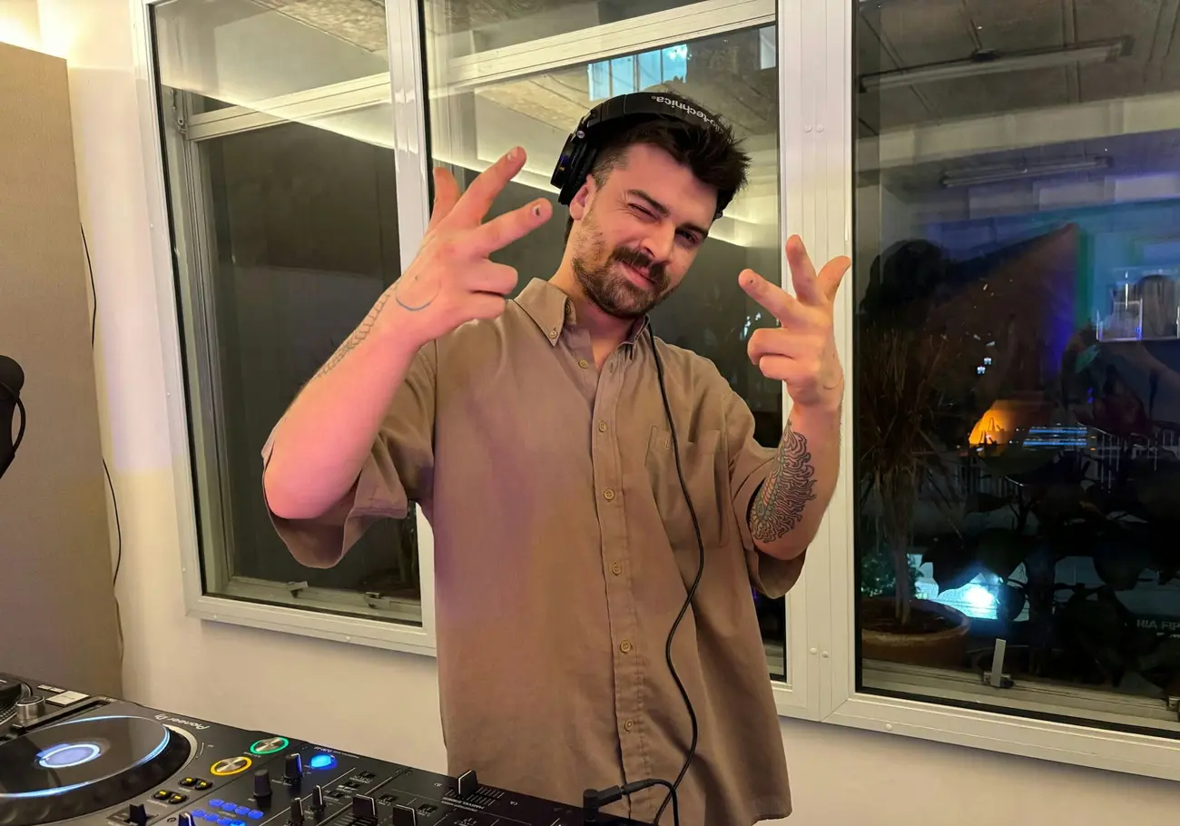DJ MTN9090