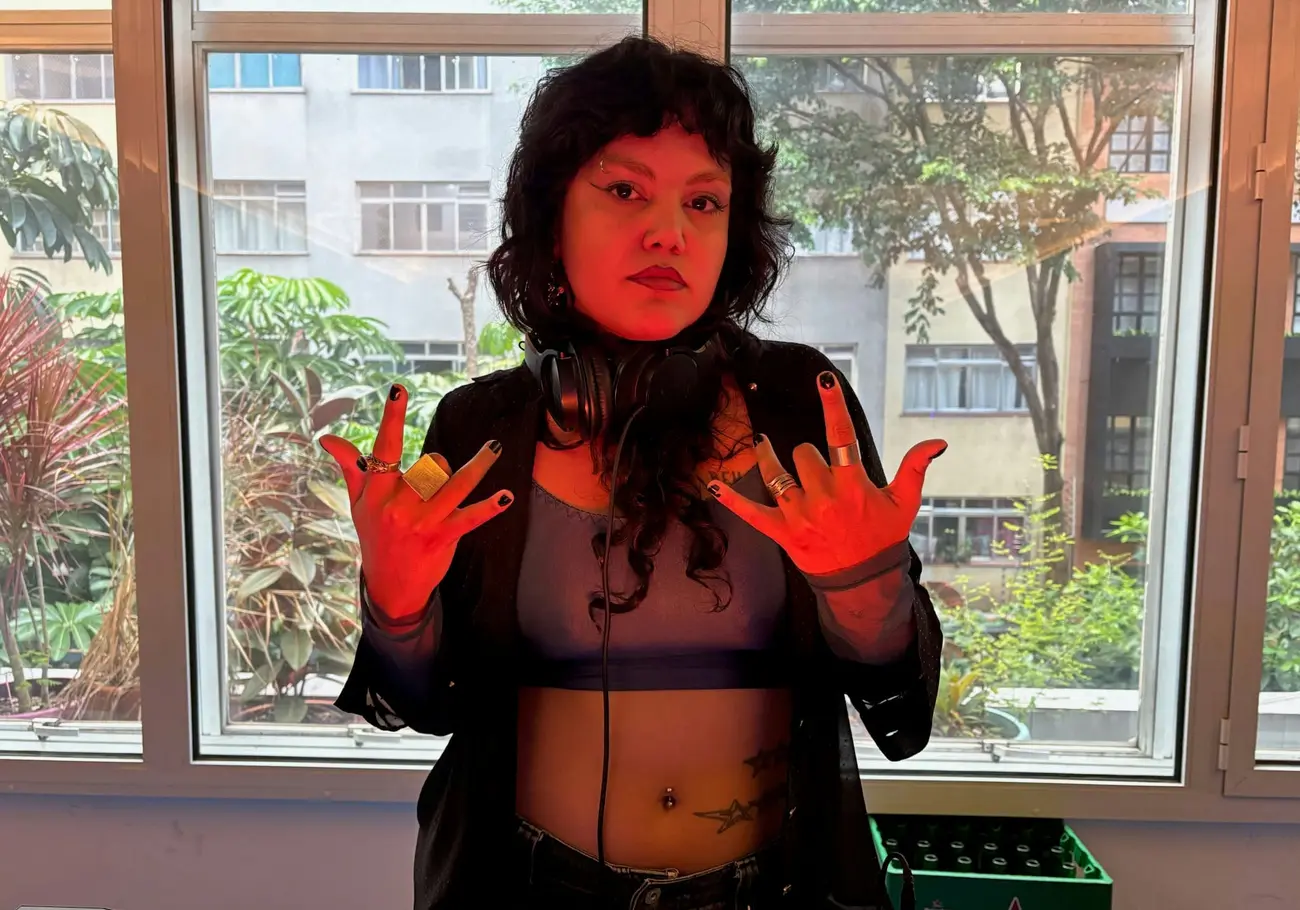 THAIS (COLLECTIVE HYSTERIA)