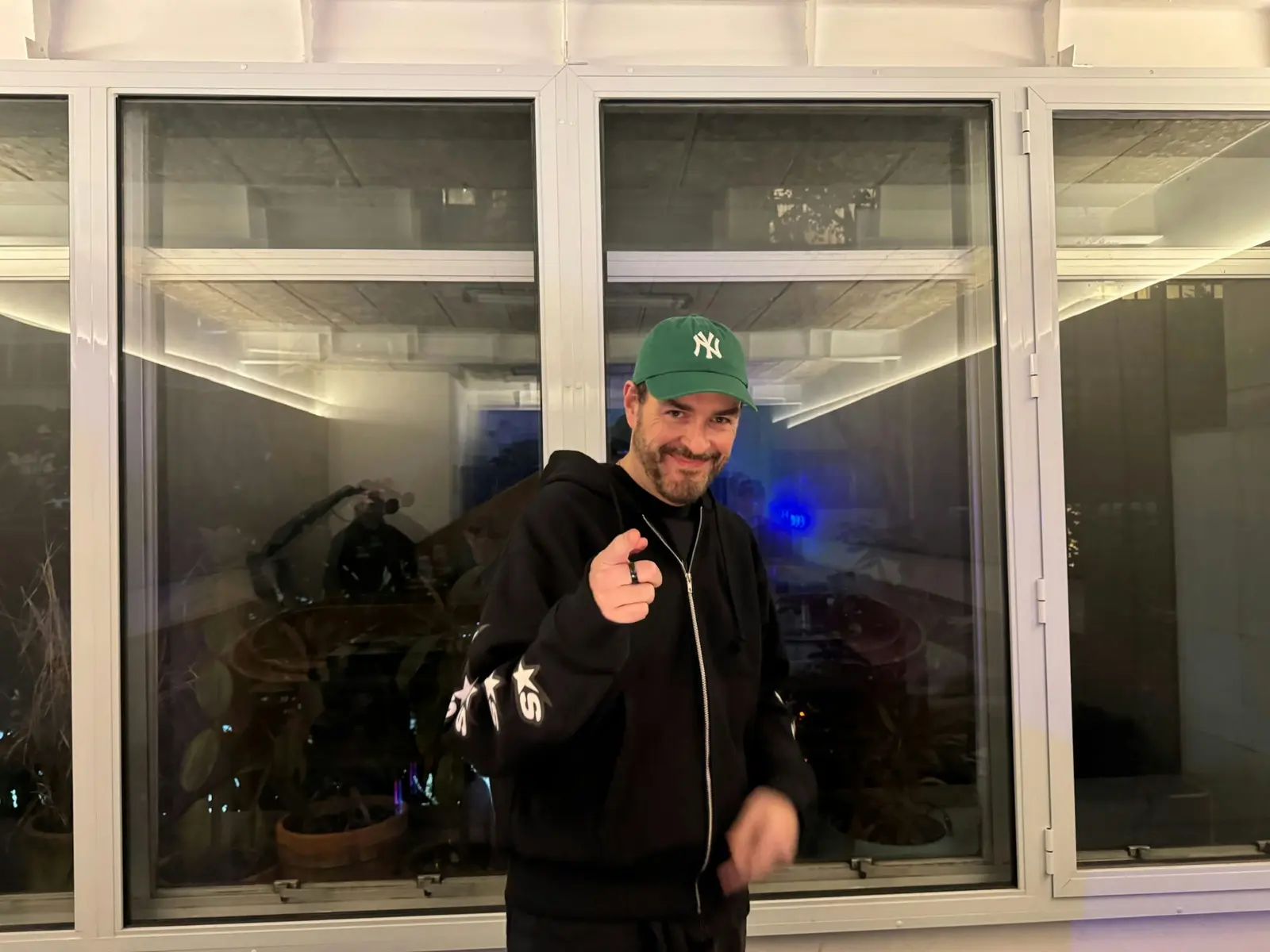 Dyn.Mic, Scorsi