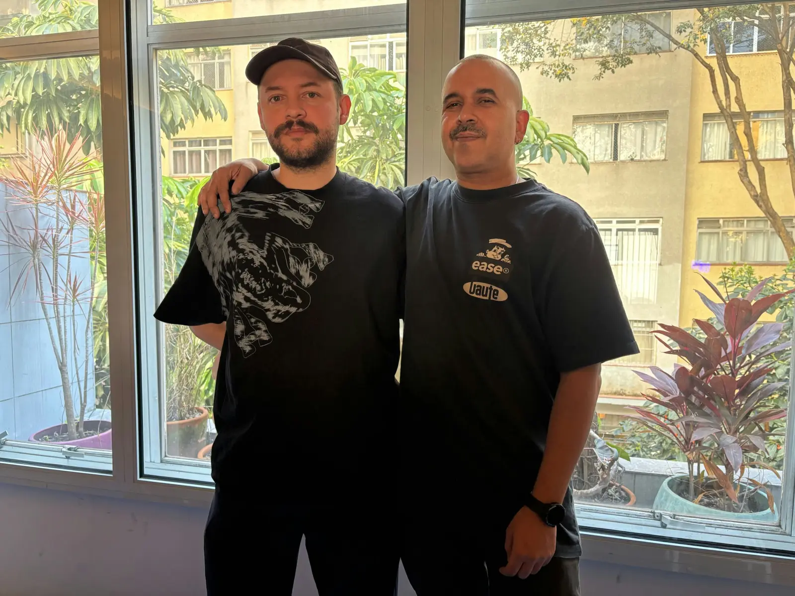 Lucian Fernandes, Akin Deckard